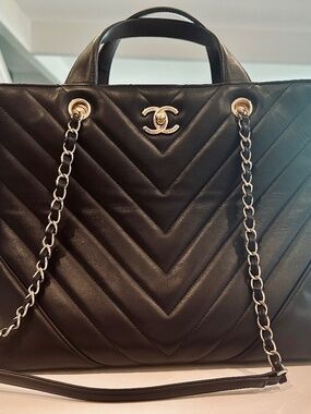 BEAUTIFUL Timeless Chanel!